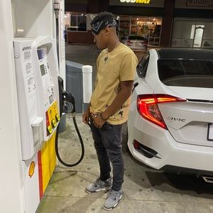 Meet your Posher, Jonathan